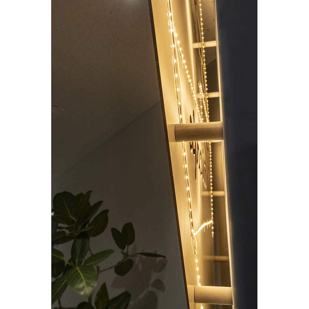 アイカ工業株式会社 ショールーム LEDテープライト LED-TAPE-Z型 45°折り曲げ可能タイプ Hera