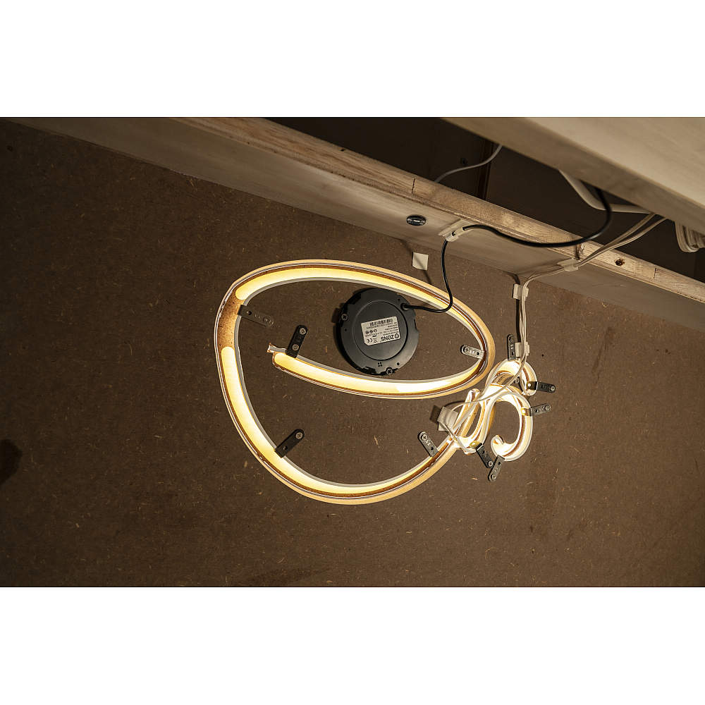 アイカ工業株式会社 ショールーム LEDテープライト LED-TAPE-FN-3FC型 側面発光/3mm幅/ドットレス/フリーカット Hera